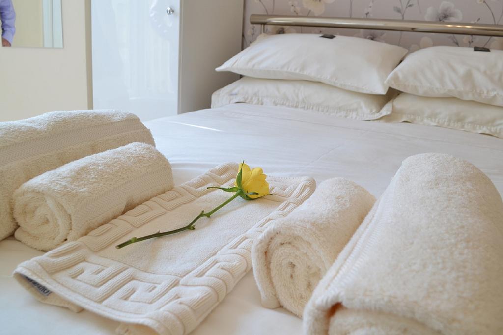 White Rose Guest House Tenby Ngoại thất bức ảnh